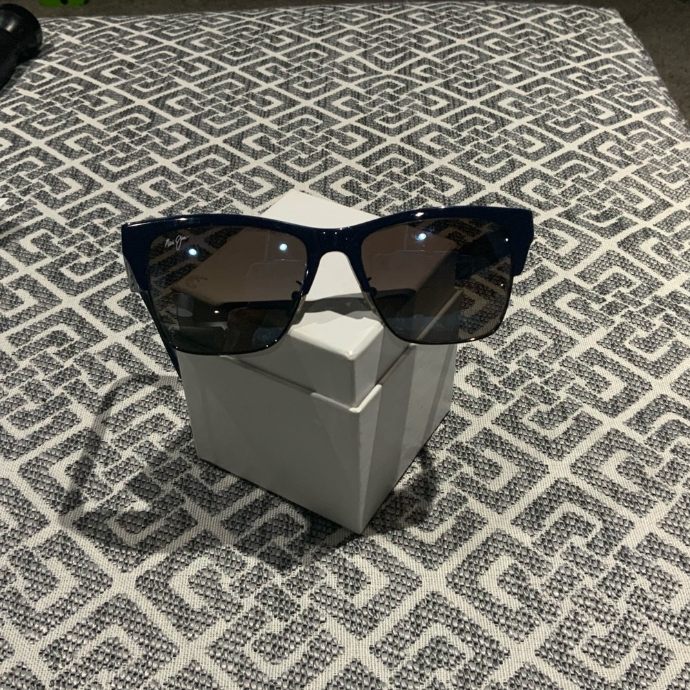 Maui Jim navy blue sunglasses unisex polarized